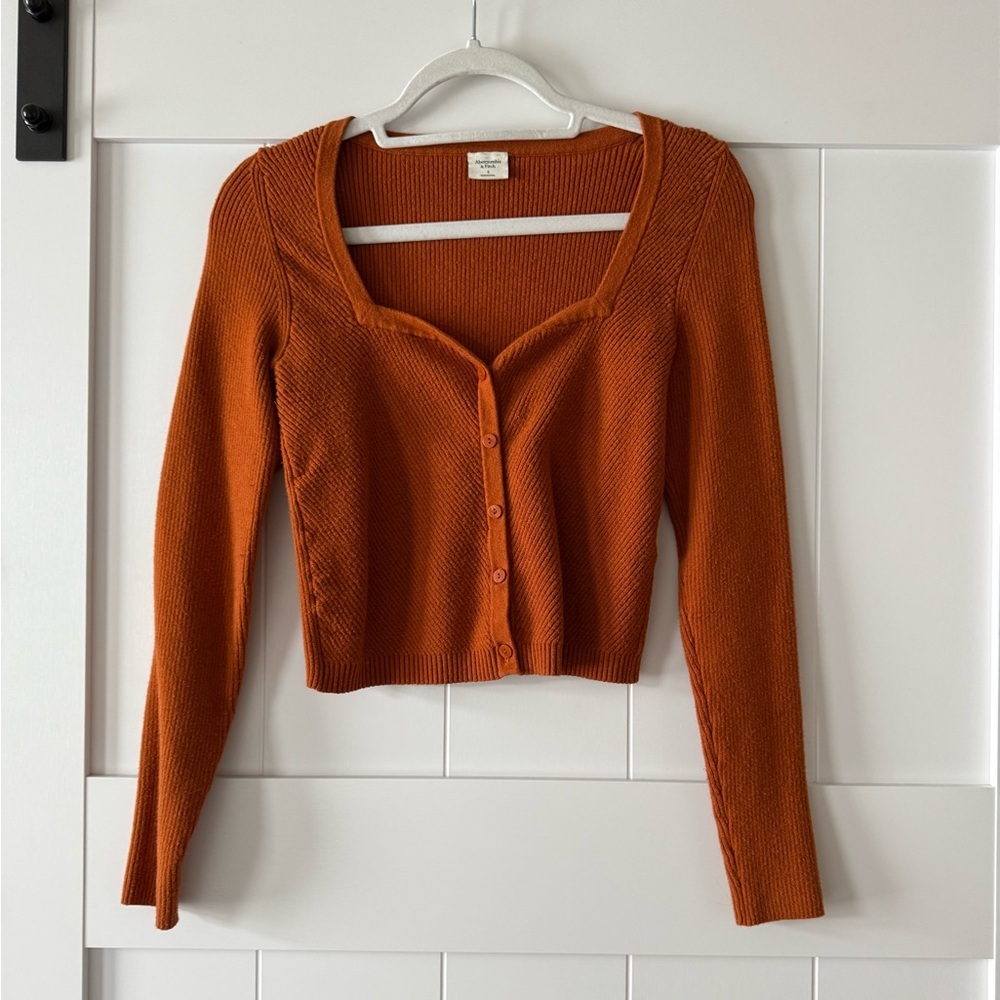 Abercrombie & Fitch Women’s Orange Button-Through Slim Sweetheart Sweater - Picture 5 of 11